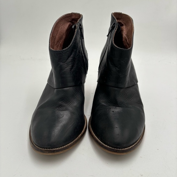 Clarks Black Leather Ankle Booties - Picture 7 of 10